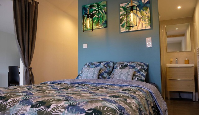 The charm of wood on the garden side