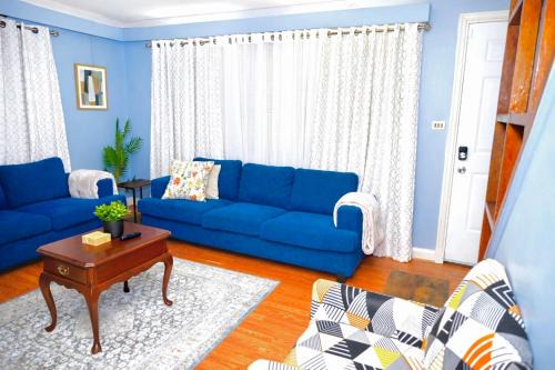 The Charming Cozy 4-Bedroom Getaway in Glen Burnie