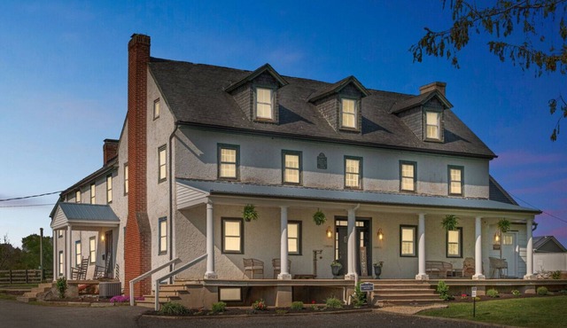 The Charming Hayloft & Nest