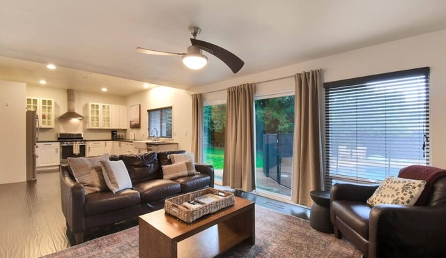 The Charming Home with a Pool