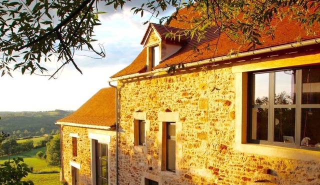 THE CHARMING HOUSE AND ITS 2 PIGEONNIERS