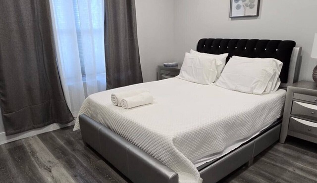 The Charming Suite: 1BR close to NYC