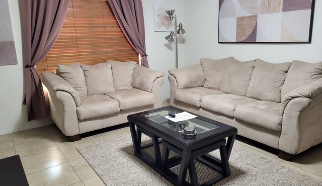 The Chase House, near shopping and restaurants in Sahuarita/Green Valley area.