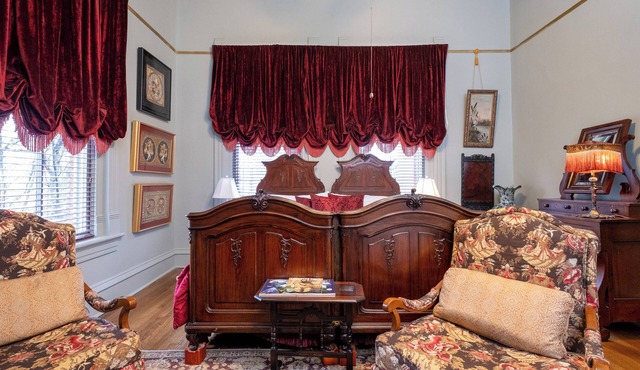 The Chatelaine | King Suite | The Empress Hotel