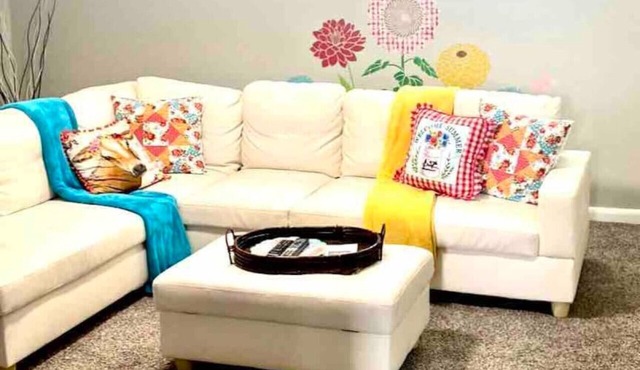 The Checkered Daisy Cottage: Colorful and Fun