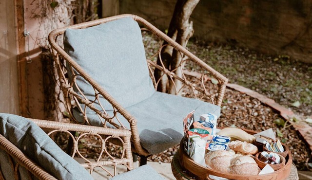 The Cherry Blossom Suite - with spa and fireplace