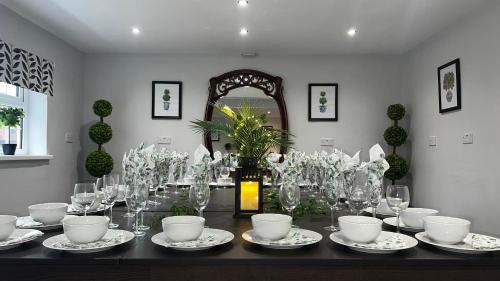 The Cheshire Gathering - With Hot Tub