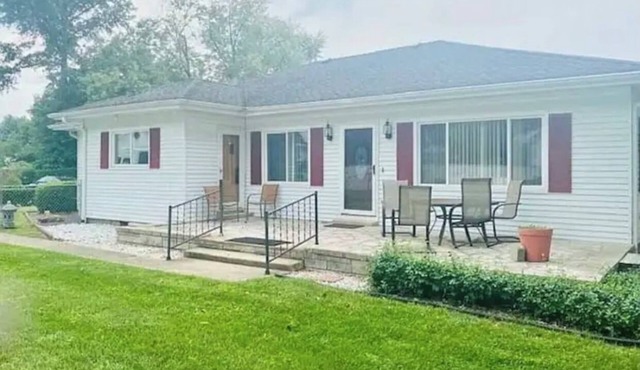 The Chestnut Nest - Robinson