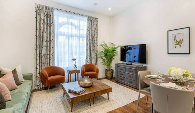 The Chic - Kensington