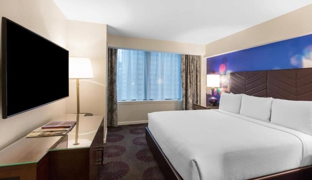 The Chicago Hotel Collection, Standard Double Queen with City Views