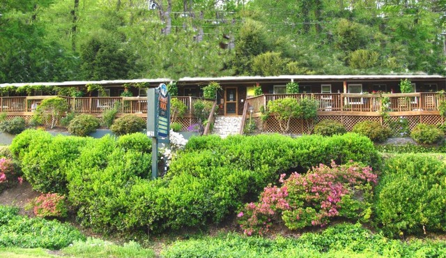 The Chimney Rock Inn & Cottages