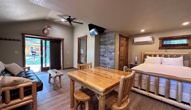 The Chipmunk Lodge Su