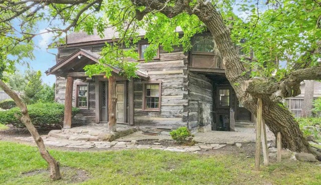 The City Cabin - Unique and Historic!