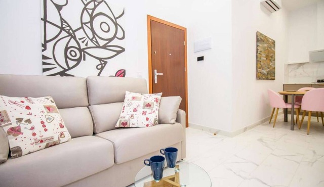 The City Canvas: Chic Alicante Apt, for max 4 people
