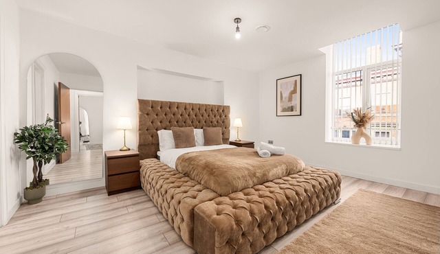 The Cityside Apartment | Free Parking | Sleeps 5