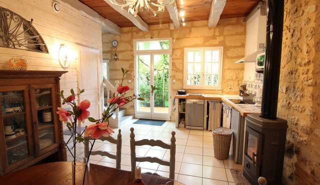 'The Claire's house' independant terrace in an old village couze saint front