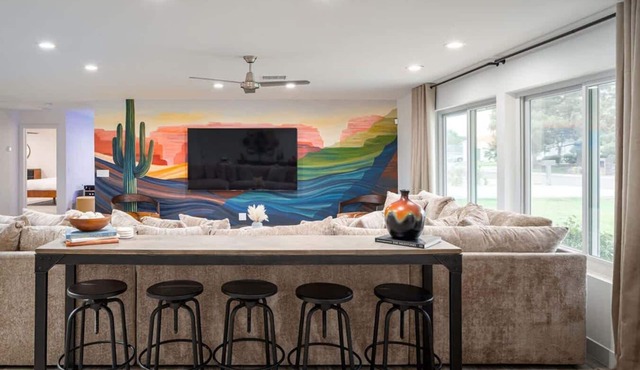 The Claremont: Chic Luxe, Putting Green & Pool