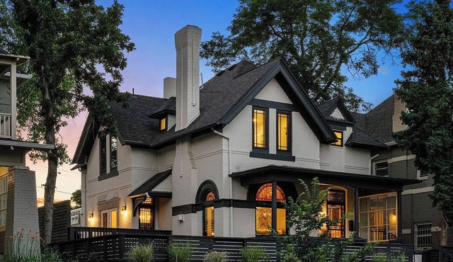 The Clarkson Manor - Relax in Style w/Outdoor Spa & Game Room