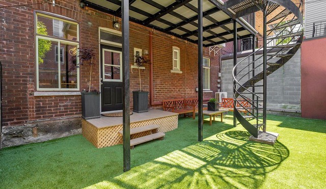 The Classic Backyard Subway & Parking