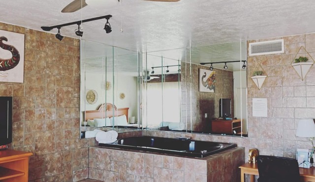 The Classic Desert Aire Hotel