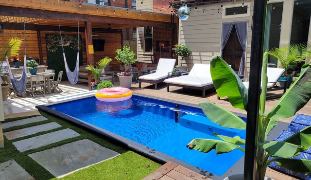 The Classy Craftsman - Beautiful Decor & Pool