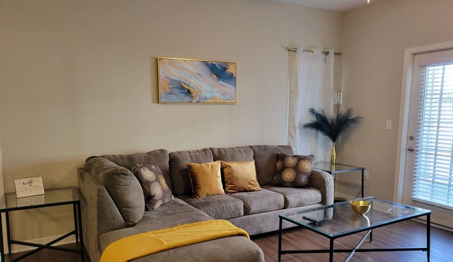 The Classy Pad - Quiet Gated Community *1st Floor*
