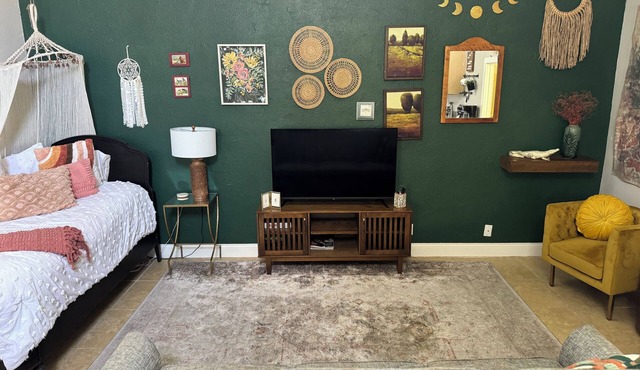 “The Clementine” Boho Home in Orlando’s Food Scene