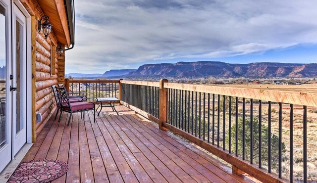 The Cliffrose Cabin - Hike, Relax, Explore!