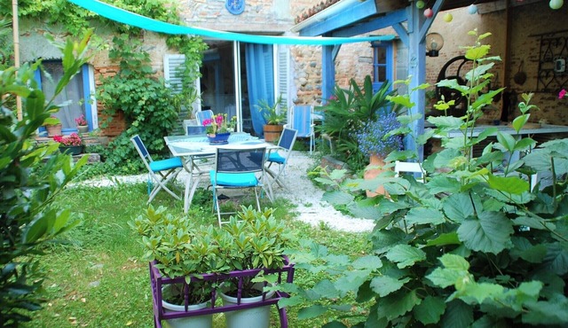 The Clos de l'Ange large independent studio