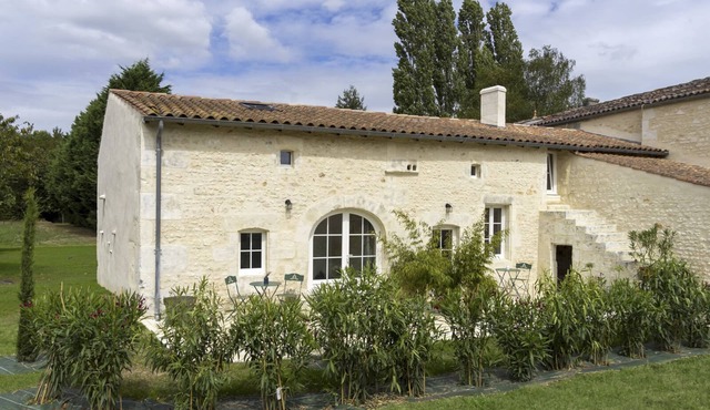 The Clos de Tesson charming cottage Saintes l'Agapanthe