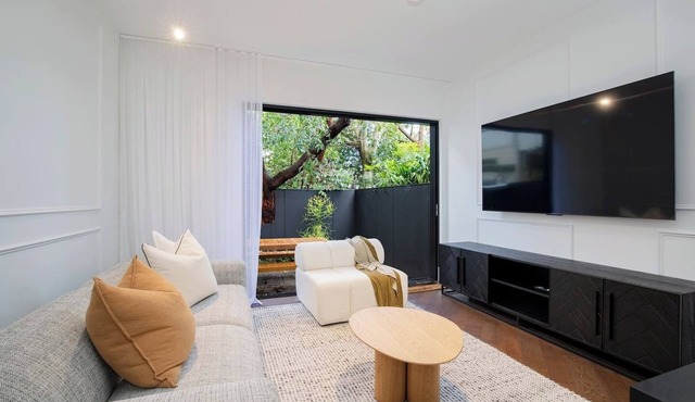 The Cloudscape Cosy Modern and Chic Designer Pad