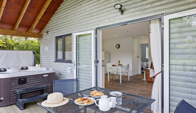 The Clover Lodge, Redlake Farm