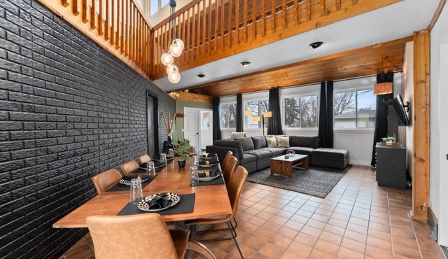 The Clubhouse | Airy | Fun | Centrally Located