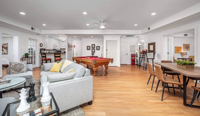 The Clubhouse Hideaway - The Greenview Den