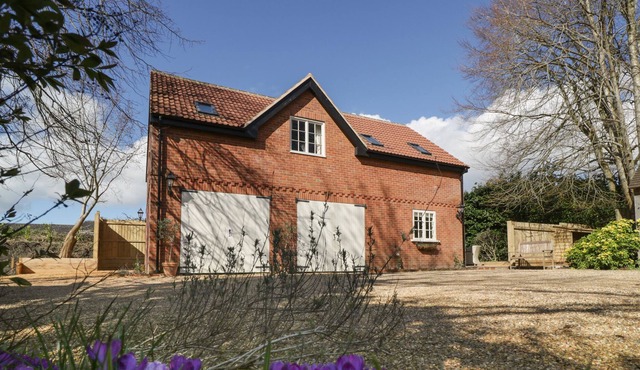 THE COACH HOUSE@15, family friendly, with open fire in Warminster