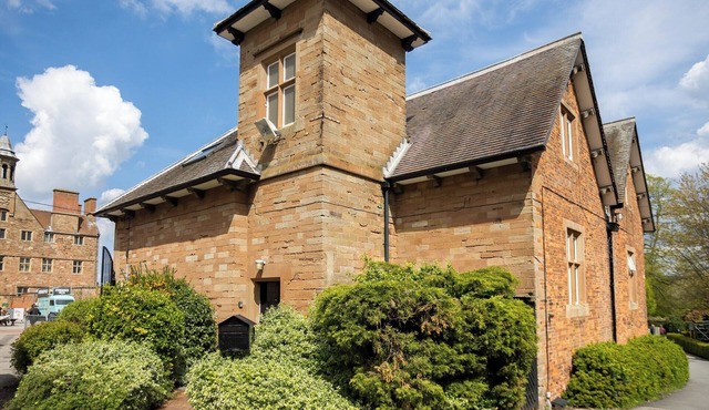 The Coach House Apartment