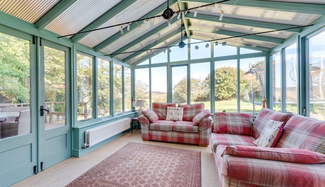 The Coach House - Four Bedroom House, Sleeps 8