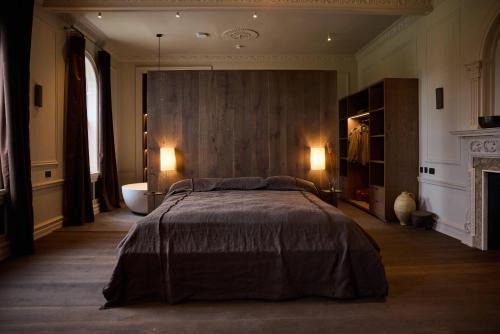 The Coach House Lodges at Denton Reserve