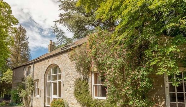 THE COACH HOUSE, pet friendly, with open fire in Bellingham