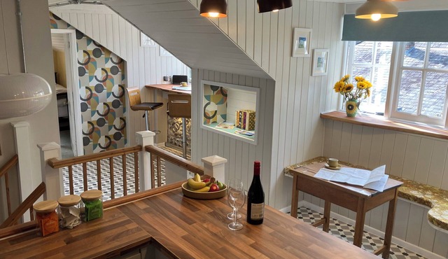 THE COACH HOUSE - TRINITY LODGE, pet friendly in Cerne Abbas