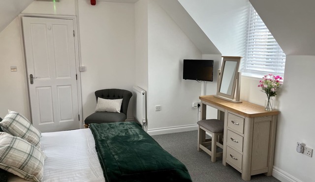 The Coach House - with hot tub