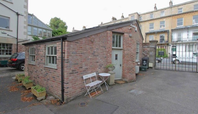 The Coach House with Parking - Hopewell