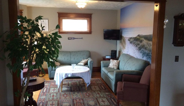 The Coastal Country House- in NB, just a few walking min. from the sandy beach