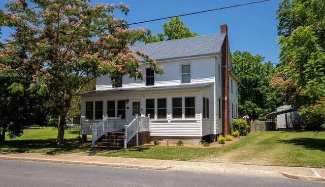 "The Coastal Gem" - Historic Manteo