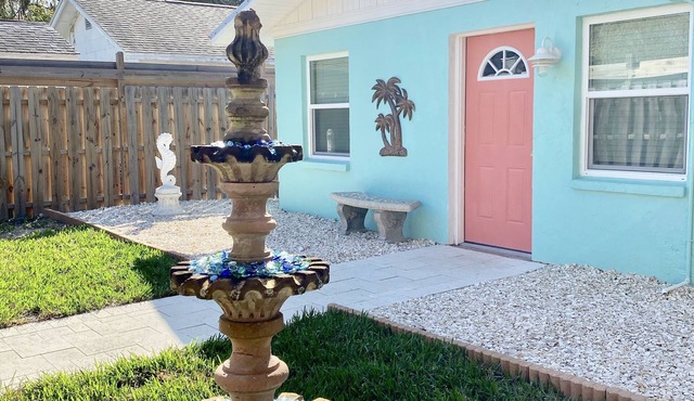 The Coastal Oasis. 8 Mins from Englewood Beach!