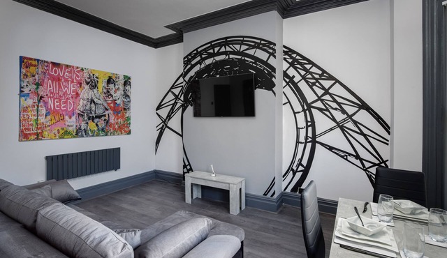 The Coaster Loft Apartment 2