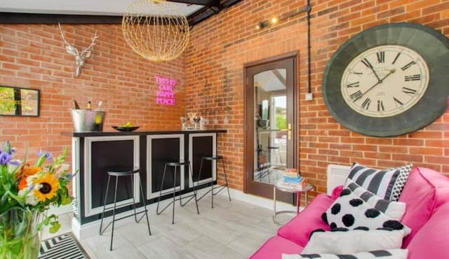 The Cobblers, Luxury Coastal House for 16 in Wells Next The Sea, Norfolk.