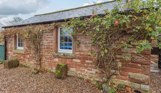 THE COBBLES, romantic, character holiday cottage in Langwathby