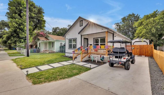 The Coco House/Lone Star Dist/Jacuzzi/Golf Cart