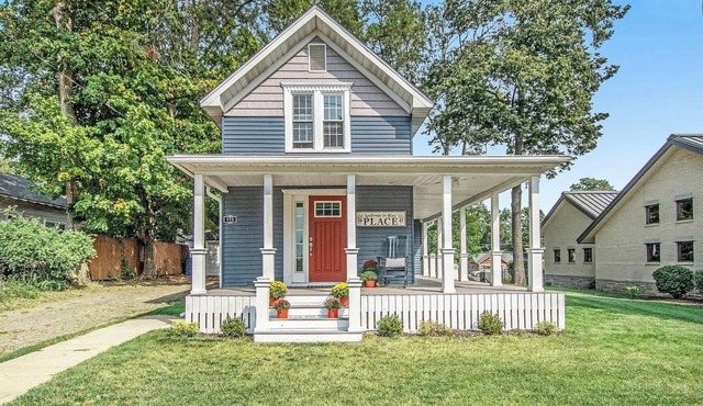 The Coloma Cottage - Historic Charm, Modern Amenities Beach Breweries Wineries
